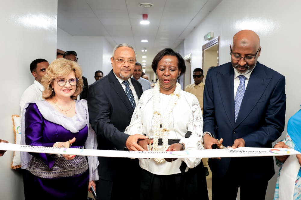 La Secrétaire générale inaugure le Centre régional ...